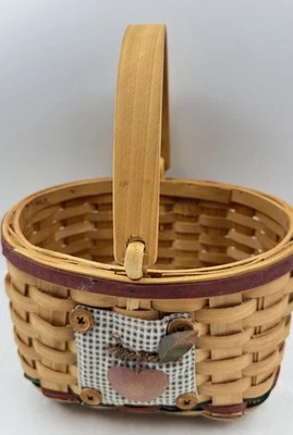 Farmouse Wicker Basket Woven Handled Natural Country 8" Apple Embellished Round - Image 1 of 4