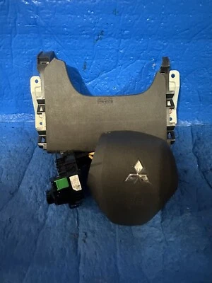 2017 2018 2019 2020 Mitsubishi Mirage Driver Wheel & Drive Knee Air Bag - Image 1 of 2