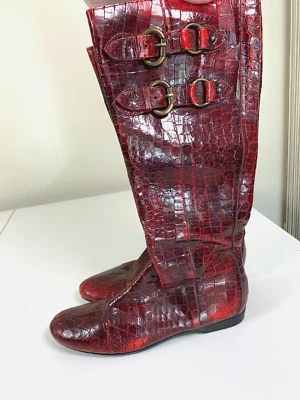 Botas Donald J Pliner Para Mujer Talla 7 Dory Rojo Cuero Caimán Cremallera Completa Altas Foto 1 de 4