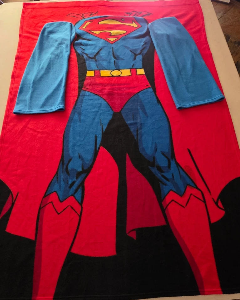 Manta polar portátil SUPERMAN para adultos ~ manga larga, espalda abierta Foto 1 de 4