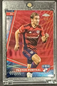 2024 Topps cromo MLS #19 Paxton Pomykal refractor de onda roja #/5 como nuevo Dallas FC - Imagen 1 de 5