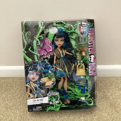 Cleo de Nike  Bloom and Gloom Monster High Doll NRFB - Image 1 of 4