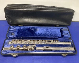 W. T. Armstrong Model 80 Sterling Silver Flute with Case - Picture 1 of 12