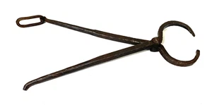 Mittelalter - Folterkammer - alte Greifzange - Gruselkabinett - Bild 1 von 8