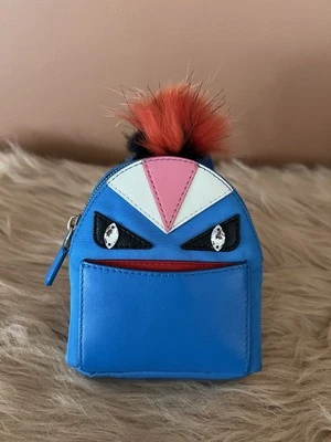 Mochila Fendi Monster Eye azul encanto muy apreciado Foto 1 de 4