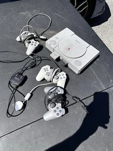 Sony PlayStation Konsole (SCPH-7501) mit Zubehör 4E - Bild 1 von 7
