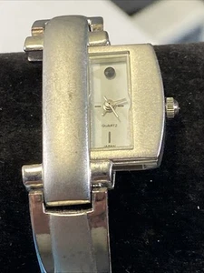 Reloj pulsera de cuarzo de acero inoxidable con cara oculta. - Imagen 1 de 10