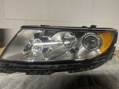 Lincoln MKZ 2010 pasajero derecho faro derecho xenón Foto 1 de 4