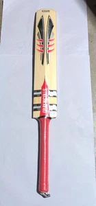 GRAY-NICOLLS CRICKET BAT PREDATOR MENS AUTOGRAPH BAT 33.5" - NEW - Picture 1 of 7