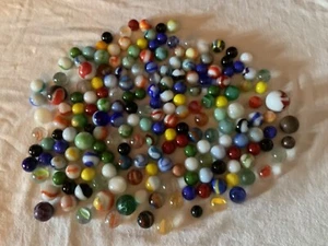 Large Lot Of 195 Vintage Marbles 5 Glow Under Black Light - Picture 1 of 16