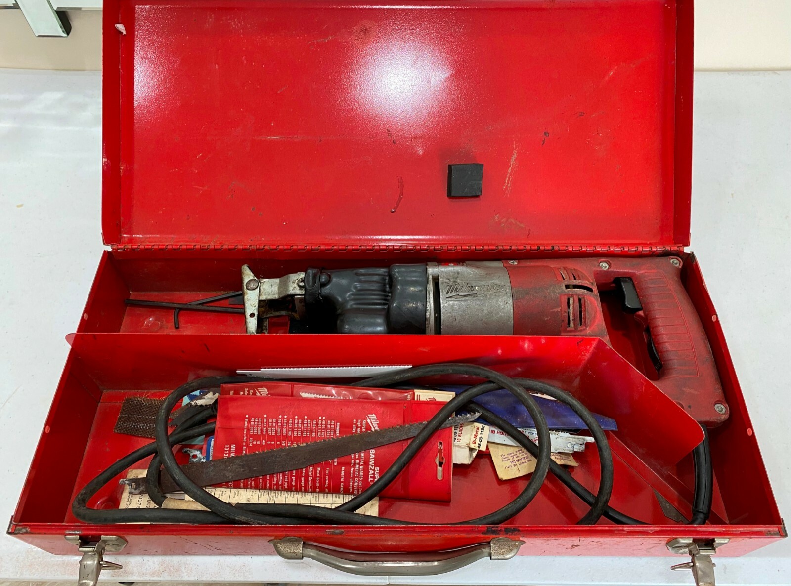 MILWAUKEE HEAVY-DUTY SAWZALL CAT. 6512 