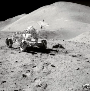 Foto Nasa - Apollo 15 - Fahrzeug Lunar - Conquest Raumstation Über Der Mond - Bild 1 von 1