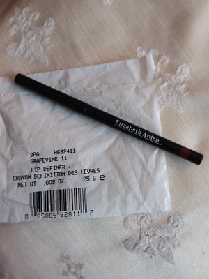 Elizabeth Arden -  Lip Definer  GRAPEVINE 11 - Image 1 of 2