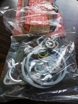 Volkswagen Transporter Elring Engine Cylinder Head Gasket Set 692.663 025198012B - Image 1 of 4