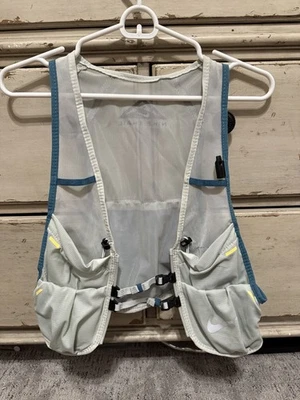 Nike Women’s Running Trail Vest Gray NWO T Size L / XL N1008660-008 Lightweight - Image 1 of 2