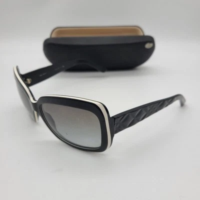 Burberry B4033 3088/13 58 15 130 Sunglasses Big Butterfly Black - Image 1 of 4