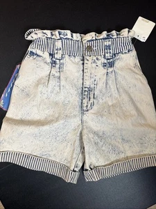 Vintage pleated High Waisted Cinch Acid Washed Jean Shorts - Picture 1 of 6