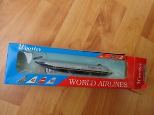 WOOSTER 1:200 CALEDONIAN AIRWAYS BOEING 737-200 PLASTIC SNAP FIT MODEL PLANE
