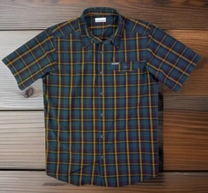 Columbia Shirt Mens Med Short Sleeve Button Up Green Plaid Synthetic Pocket Logo - Picture 1 of 5