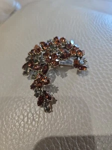 Schöne Vintage Brosche Anstecknadel KRONE TRIFARI goldfarben Bernstein Strass - Bild 1 von 6