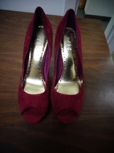 BCBG Paris Purple leather high heel shoes women's 8 1/2 B - Picture 1 of 4