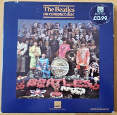 The Beatles - Sgt. Pepper ( Deluxe Box Set im LP-Format ) - HMV - Bild 1 von 4