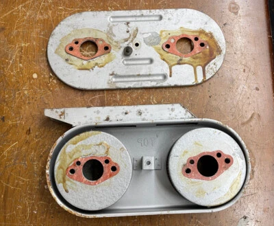 TRIUMPH 214806 1300 TRACCIÓN DELANTERA MODELOS DOBLES CARBOHIDRATOS MONTAJE CAJA DE AIRE (TIENDA SUCIA) Foto 1 de 4