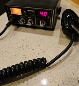 Radio CB Maxcom 4A 40 canali si accende funzioni microfono ottime condizioni - Foto 1 di 7