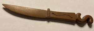 Abridor de letras tallado en madera 1988 vintage mango “S” firmado único hecho a mano dañado - Imagen 1 de 20