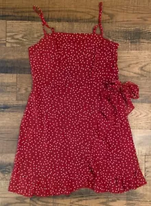 Rot gepunktetes Minikleid Spaghettiträger tailliert Wickeloptik Bindeband Rüschen vorne NEU - Bild 1 von 3