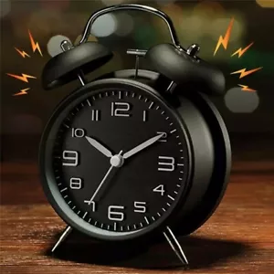 Super lauter Metallwecker mit Doppelglocke Hintergrundbeleuchtung Analog Schreibtisch Tischuhr - Bild 1 von 12