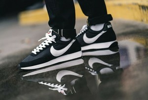 nike air tail wind
