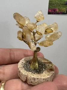 Base de piedra de árbol de citrino sobre jabón - Imagen 1 de 5