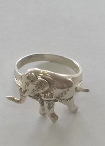 Ladies silver Elephant ring with Moving parts size 6.5 - Picture 1 of 2