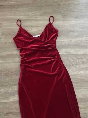 Zara Blogger Samt Kleid Velvet Rot Weinrot Bordeaux Stretch Maxikleid Elegant - Bild 1 von 4