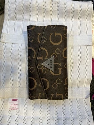 Cartera para mujer GUESS Foto 1 de 3