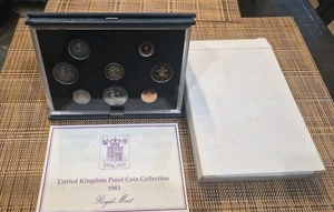 Großbritannien 1983 PP Kursmünzensatz. 8 Münzen & Royal Mint Medaille im blauen Etui COA (NB3) - Bild 1 von 5
