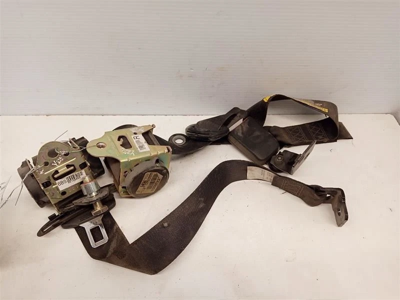 Par de retractores de cinturón de seguridad delantero izquierdo derecho de 2004 Pontiac GTO 3432916 Foto 1 de 4