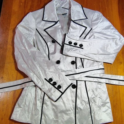 Gabardina Casa Blanca Mercado Negro Doble Pecho Cinturón Blanco Negro Borde Med Foto 1 de 4