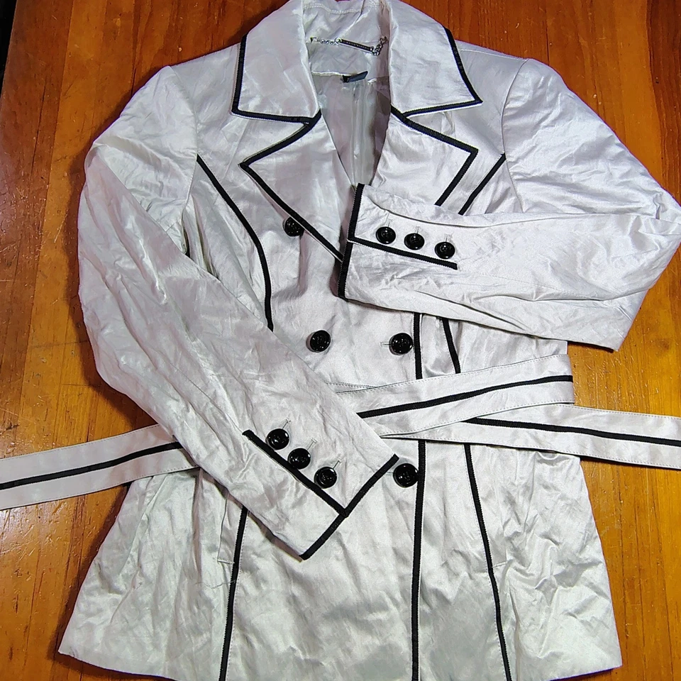 Gabardina Casa Blanca Mercado Negro Doble Pecho Cinturón Blanco Negro Borde Med Foto 1 de 4