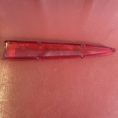 Chrysler Imperial Crown Lebaron 1964 luz trasera derecha lente Foto 1 de 4