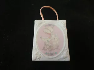Bolso de regalo vintage 1993 Precious Moments ""LA BONDAD ES UN REGALO"" figura coleccionable - Imagen 1 de 8