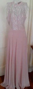 REVIEW DUSKY PINK MAXI DRESS SLEEVELESS FORMAL/BRIDESMAID LACE BODICE LINED - Picture 1 of 10