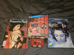 TWIN PEAKS WRAPPED IN PLASTIC MAGAZINE SET + EXCLUSIVE BOBBLE HEADS + PINS LYNCH - Picture 1 of 7