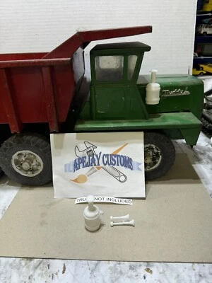 1 white air cleaner and 1 horn for Vintage Buddy L Mack Dump Truck, Quarry truck - Image 1 of 4