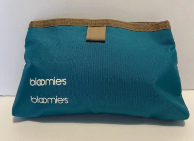 Bolsa de viaje pequeña de colección Bloomingdale's Bloomies bolsa de maquillaje verde azulado Foto 1 de 4