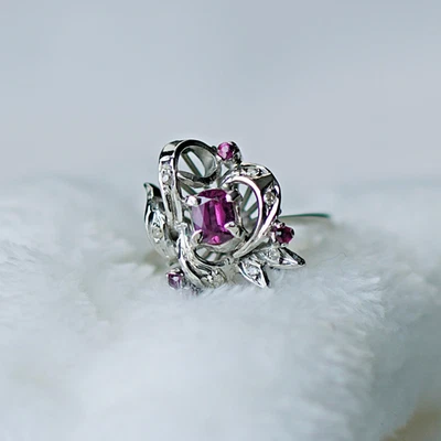 Anillo Rubí Natural Púrpura-Rojo Certificado GIA, Sin Calor, Set en Paladio Foto 1 de 4