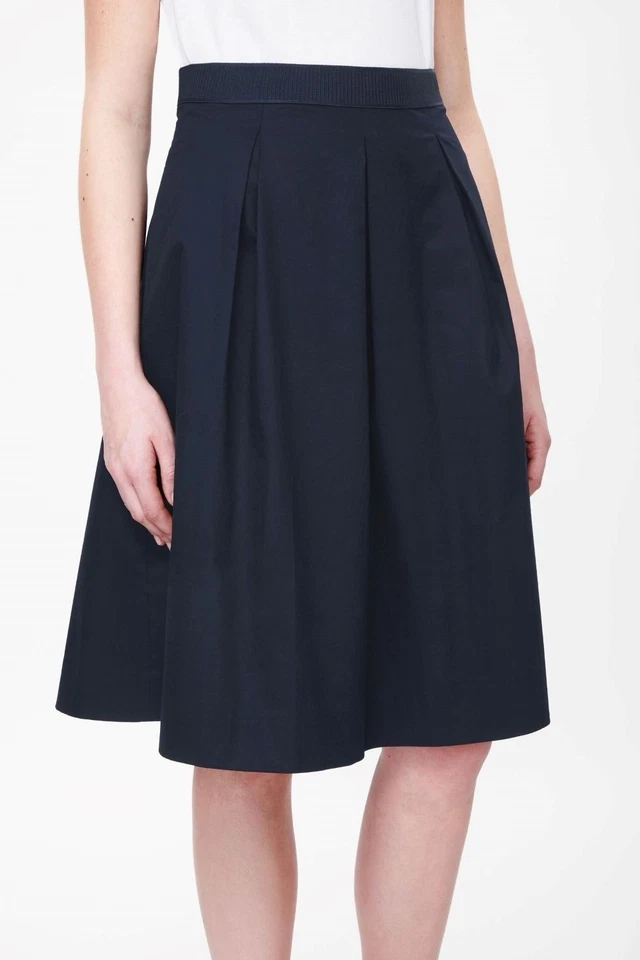 Falda midi azul marino COS Foto 1 de 4