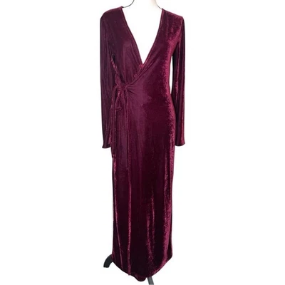 Maxi Vestido Privacy Please Terciopelo Merlot Envolvente Talla XS Vacaciones Foto 1 de 4