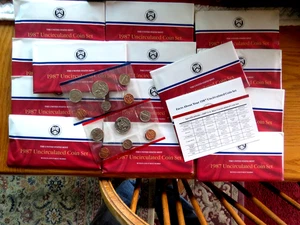 Bulk Lot 14 Pristine Brilliant Unc. 1987 United States 11 Coin Mint Sets K1 - Picture 1 of 2